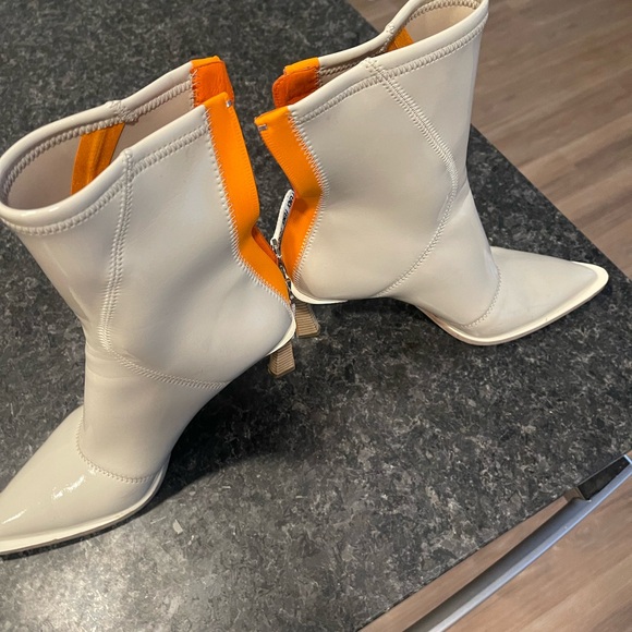 FENDI Ankle Boots Beige Orange Neoprene FFRAME Zipper Wood Heels 38.5 - Picture 4 of 8